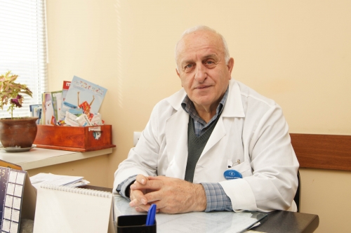 კანისა და ვენერიულ დაავადებათა დისპანსერის დირექტორის გიორგი გალდავას დაჭრის ფაქტზე ექიმი თეიმურაზ ბეჟანიძე დააკავეს კანისა და ვენერიულ დაავადებათა დისპანსერის დირექტორის გიორგი გალდავას დაჭრის ფაქტზე ექიმი თეიმურაზ ბეჟანიძე დააკავეს