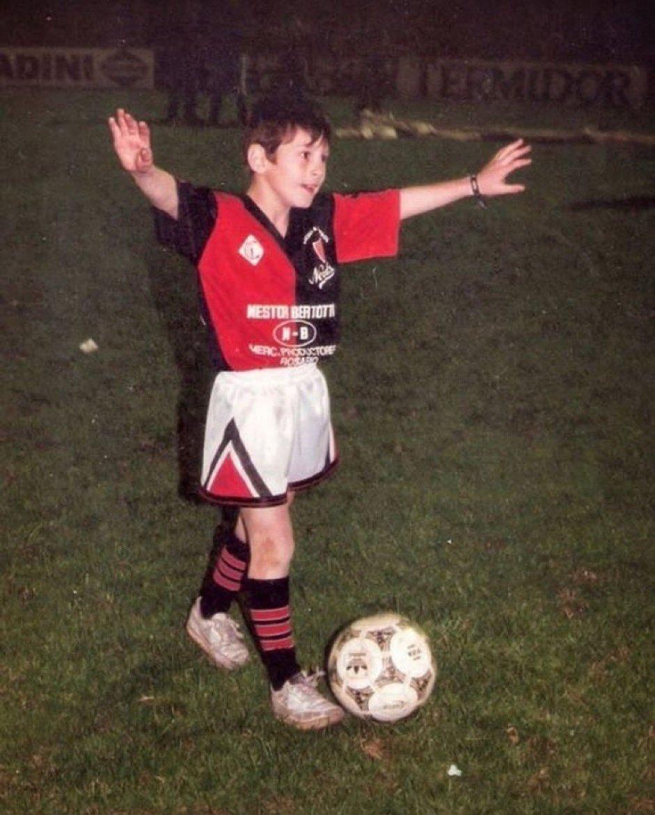 lionel-messi-newells-old-boys-8-years-old-1782076385.jpg