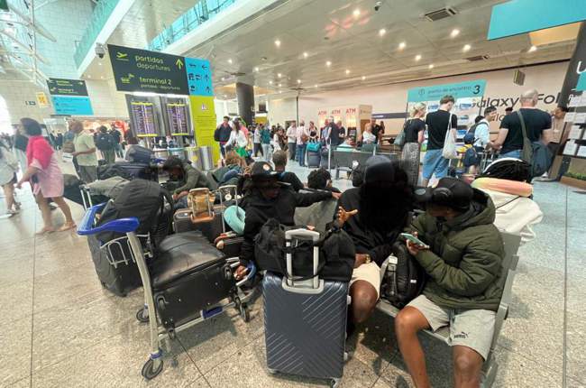 stranded-kids-1782833353.jpeg
